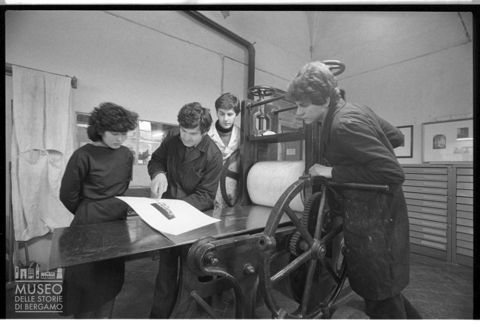 Lezione di calcografia alla Scuola del Libro di Urbino