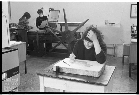 Lezione di incisione alla Scuola del Libro di Urbino