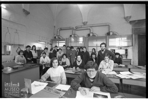 Ritratto di classe alla Scuola del Libro di Urbino