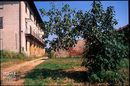 La cascina Cazzullo a Usmate Velate