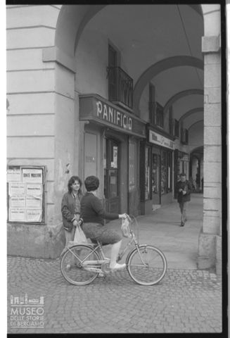 Scena di vita quotidiana a Pinerolo