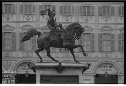 Il monumento equestre a Emanuele Filiberto a Torino