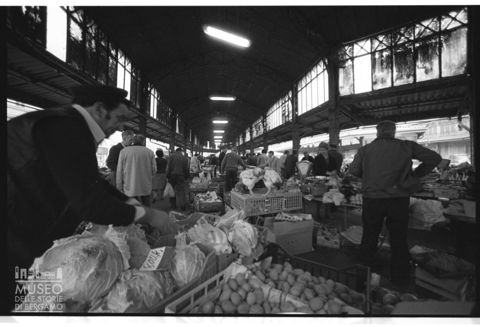 Scena di mercato a Torino