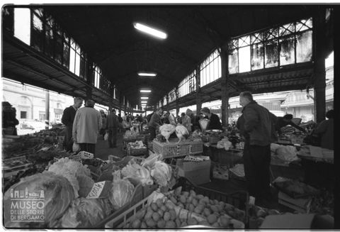 Scena di mercato a Torino