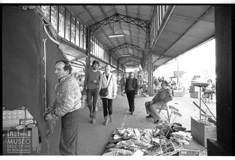 Scena di mercato a Torino