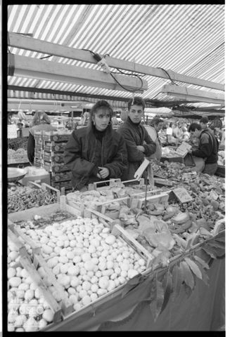 Scena di mercato a Torino