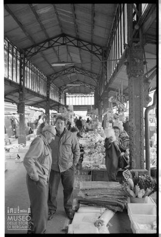 Scena di mercato a Torino