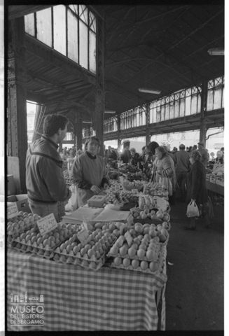 Scena di mercato a Torino