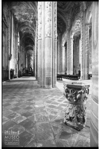 L'interno del Duomo di Asti