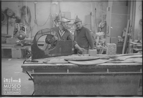 Lavorazione del marmo presso la Edilmarmi di Cantù