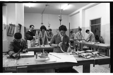 Scuola professionale per artigiani a Cantù
