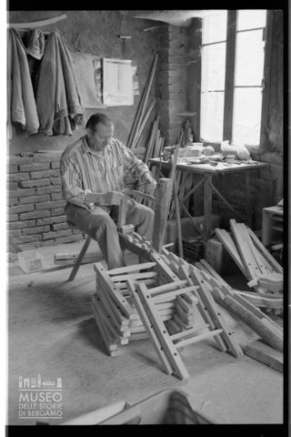 Produzione di sedie in legno a Lugo