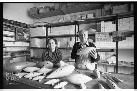 Produzione di ocarine a Budrio