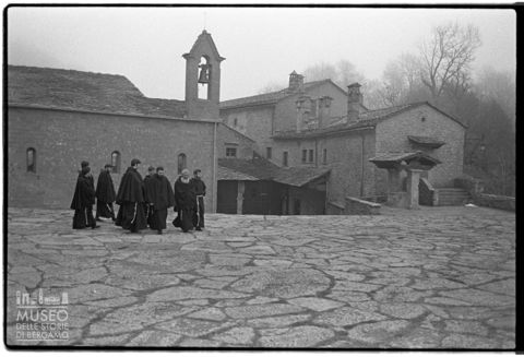 Frati nell'Eremo della Verna