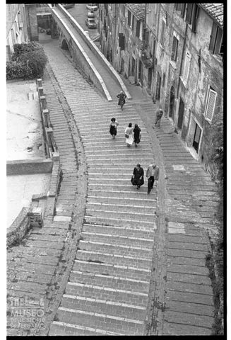 Passeggio lungo la Via Appia a Perugia