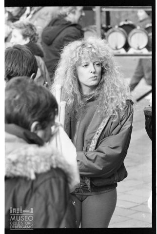 Donna alla Fiera di Sant'Orso ad Aosta