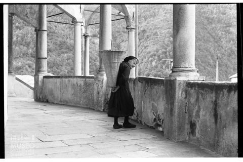 Donna nella collegiata di San Gaudenzio a Varallo