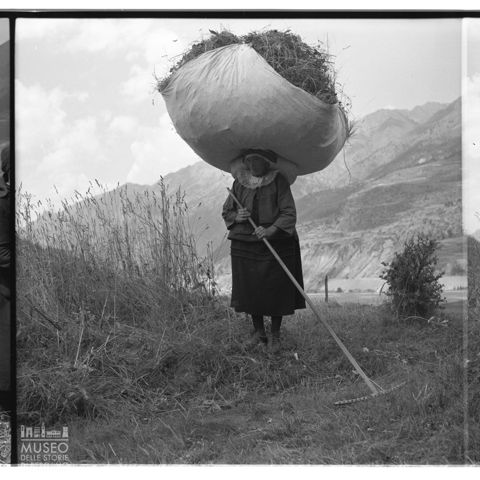 Ritratto di contadina nella Valle di Cogne