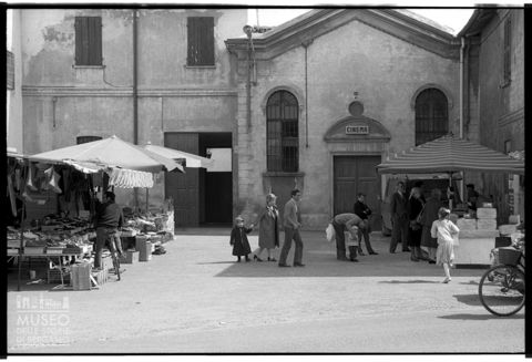 Scena di mercato a Casalmorano