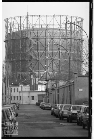 Vecchio gasometro a Milano