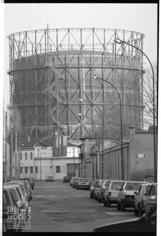 Vecchio gasometro a Milano