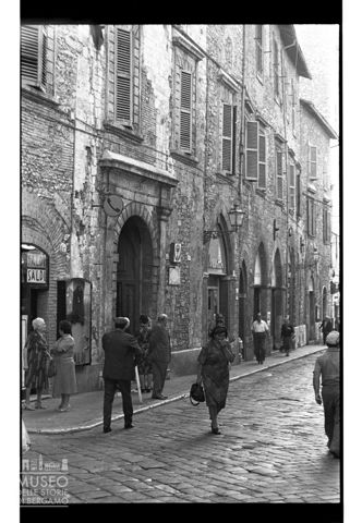Scorcio di via Giuseppe Garibaldi a Narni