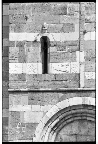 Particolare della facciata della chiesa di Santa Maria del Tiglio a Gravedona ed Uniti