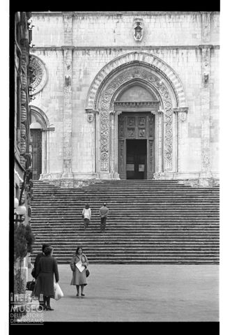 La facciata della cattedrale della Santissima Annunziata a Todi
