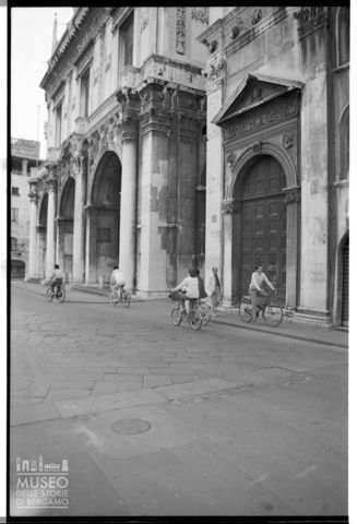 Scena di vita quotidiana a Brescia