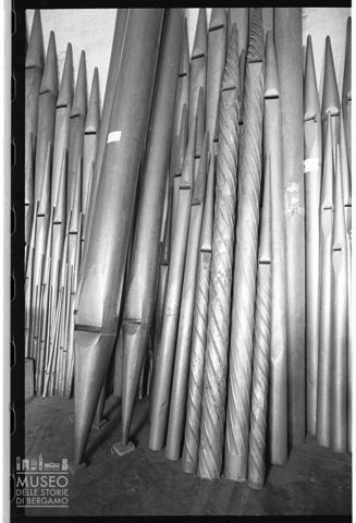 Canne d'organo in restauro nel laboratorio della Pontificia Fabbrica d'Organi Giovanni Tamburini di Crema