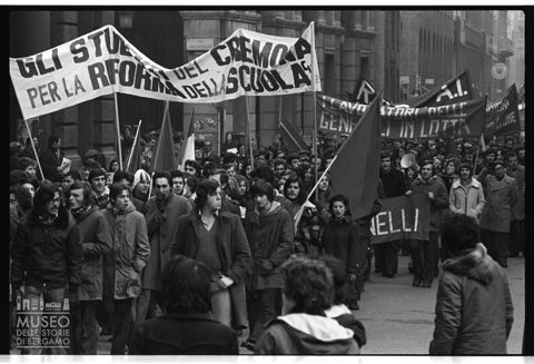Una manifestazione nel centro di Milano