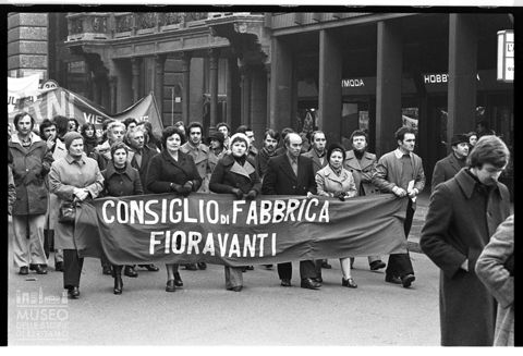 Una manifestazione nel centro di Milano