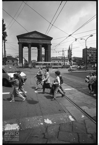 Scena di vita quotidiana a Milano
