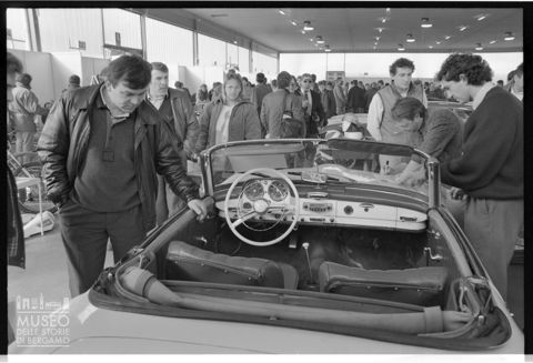 La mostra scambio di auto e moto d'epoca al Parco esposizioni di Novegro