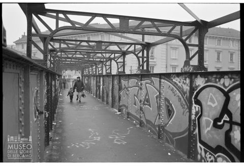 Passerella pedonale di Porta Genova a Milano