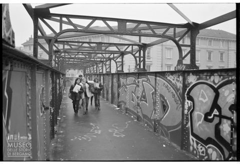 Passerella pedonale di Porta Genova a Milano