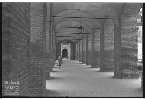 Il portico della Galleria degli Antichi di Sabbioneta