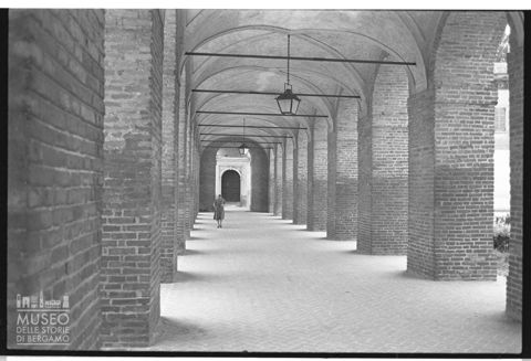 Il portico della Galleria degli Antichi di Sabbioneta