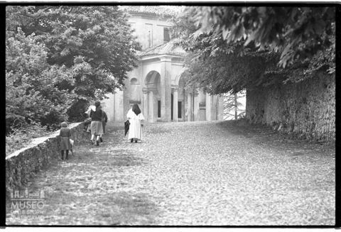 Il Viale delle Cappelle del Sacro Monte di Varese