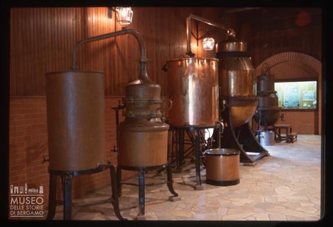 La cantina Cinzano a Santa Vittoria d'Alba