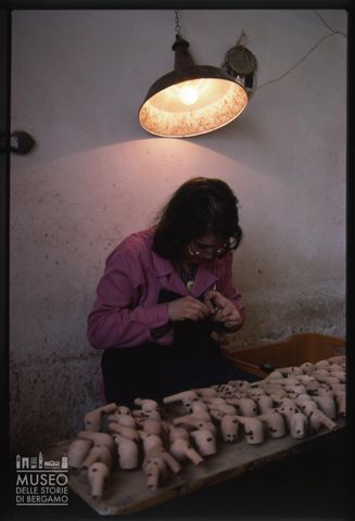 Laboratorio di produzione di pipe nelle Marche
