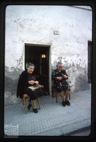 Produzione di rosari a Recanati