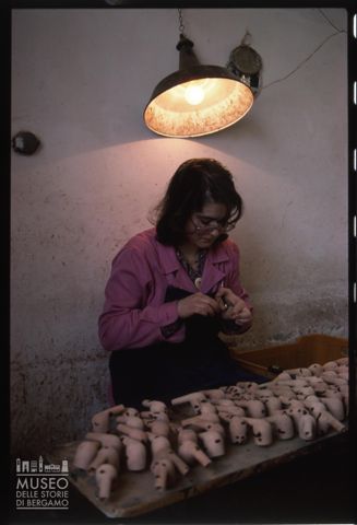 Laboratorio di produzione di pipe nelle Marche