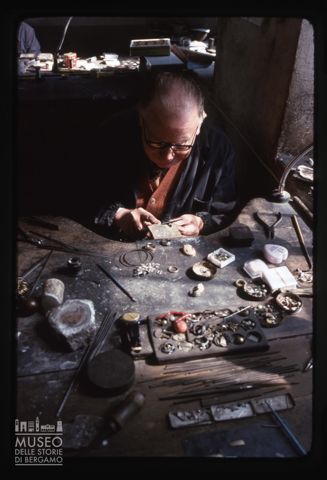 Laboratorio orafo a Jesi