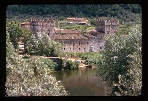 Le Gualchiere di Remole nei pressi del fiume Arno