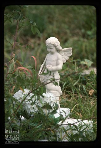 Tomba in un cimitero sulle Dolomiti