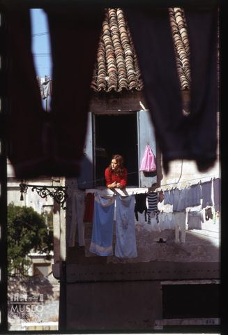 Ragazza alla finestra a Chioggia