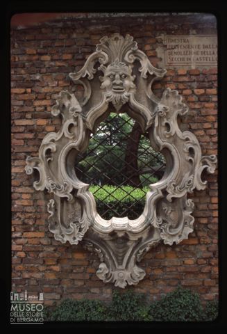 Nel giardino del Palazzo Belgiojoso a Lecco