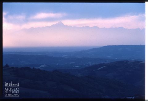 Veduta del Monviso dal Monferrato