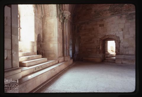 Una sala di Castel del Monte